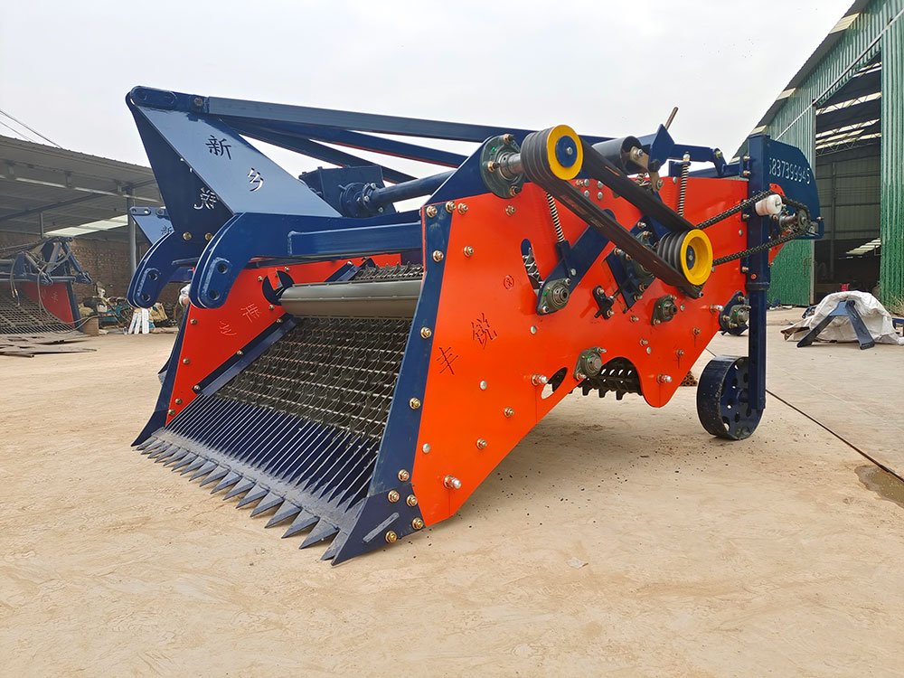 板蓝根种植户挖药不用在愁了   新乡疯狂的猴子游戏网站牌挖药机轻松解决